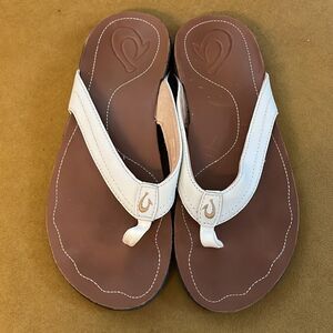 Olakai Kumu Sandals Flip Flops White Leather 8